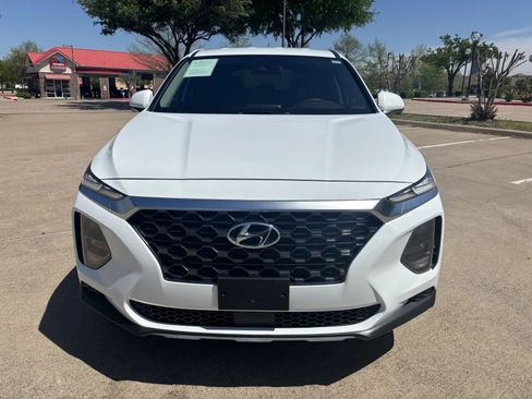 Used 2019 Hyundai Santa Fe SE image 2