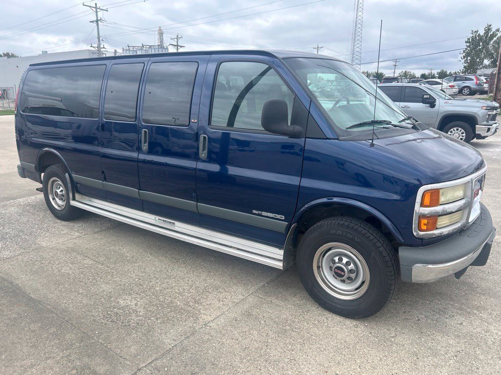 Used 2002 GMC Savana 3500 Extended Passenger w/ SLE Marketing Option Pkg 3 RWD image 2