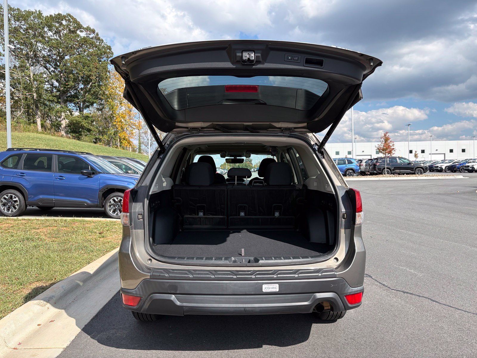 Used 2019 Subaru Forester Premium AWD/4WD image 11