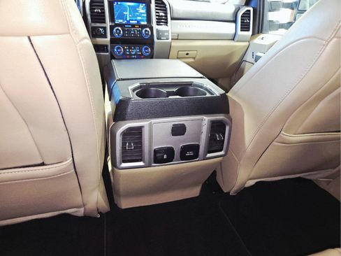 Used 2020 Ford F250 Lariat w/ Lariat Ultimate Package AWD/4WD image 54