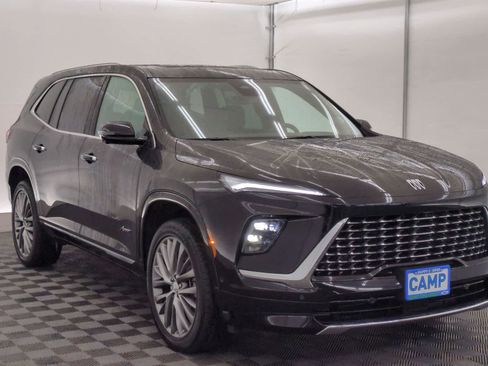 Used 2025 Buick Enclave Avenir w/ Super Cruise Package AWD/4WD image 9
