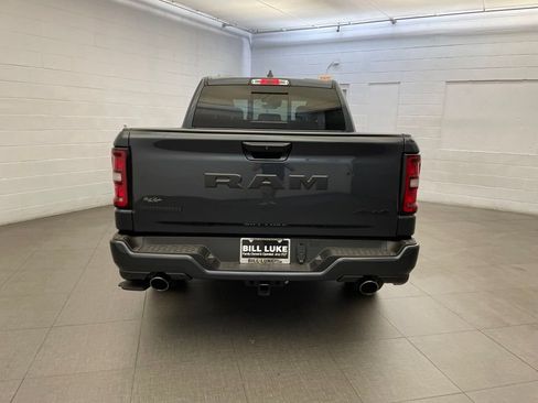 New 2026 RAM 1500 Big Horn AWD/4WD image 4