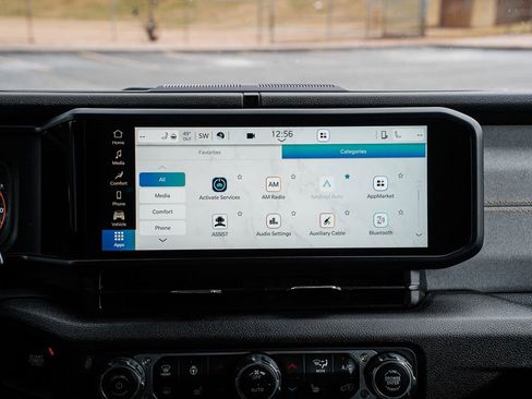 Used 2025 Jeep Gladiator Willys image 11