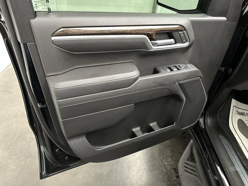 Used 2022 GMC Sierra 1500 Elevation w/ X31 Off-Road Package AWD/4WD image 18