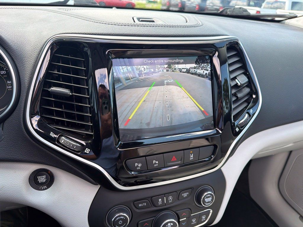 Used 2021 Jeep Cherokee Limited AWD/4WD image 32