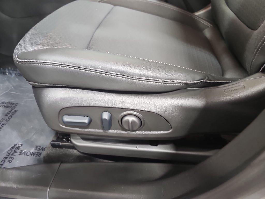 Used 2025 Buick Encore GX Preferred w/ Comfort Package FWD image 33