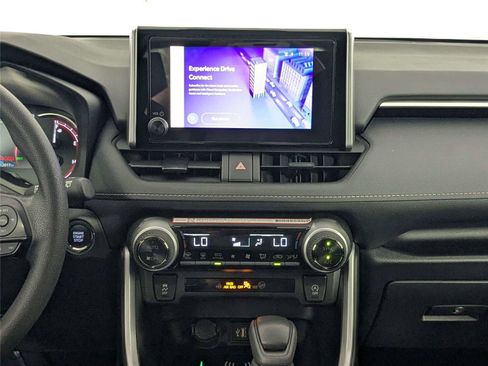 Used 2025 Toyota RAV4 XLE FWD image 40