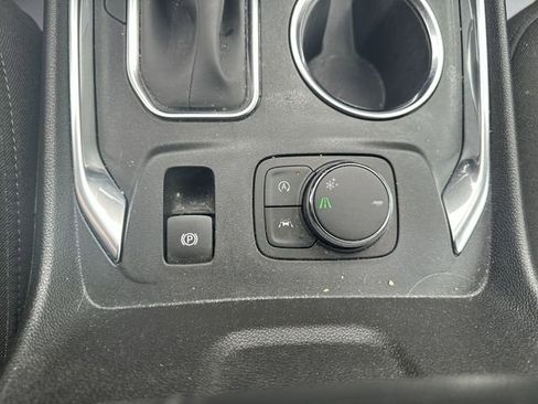 Used 2023 Chevrolet Traverse LT FWD image 41