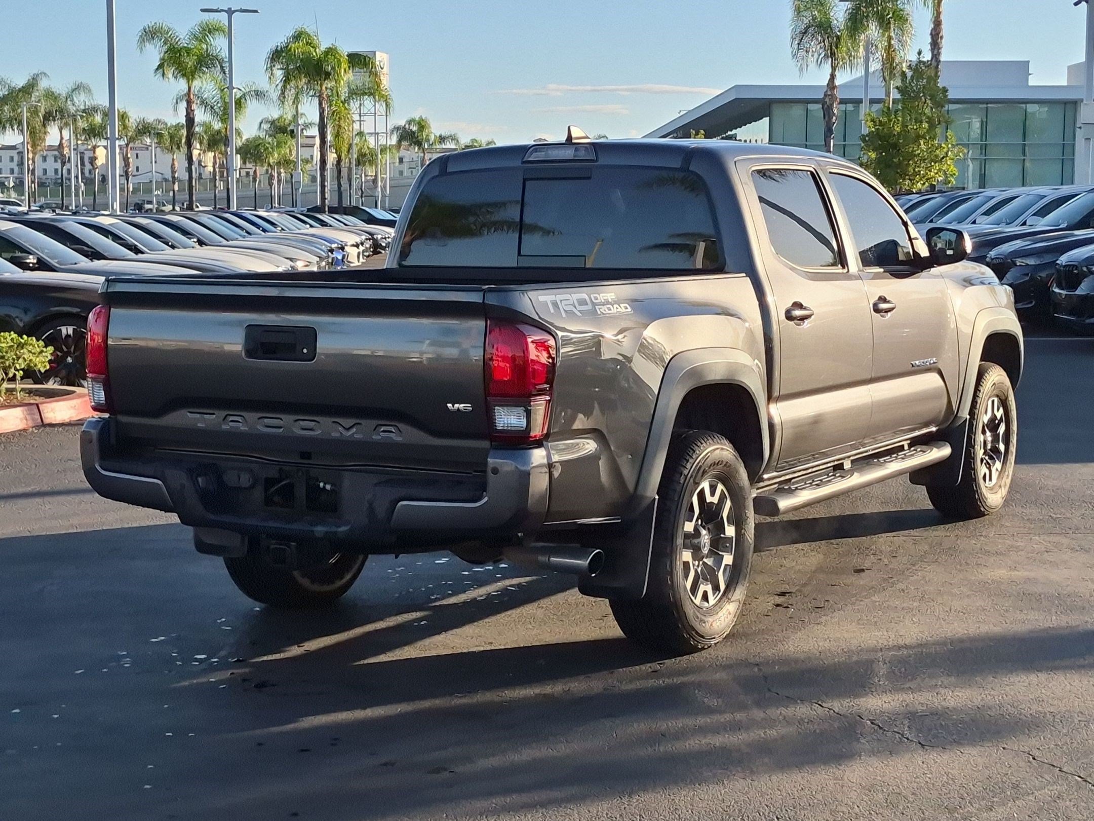 Used 2018 Toyota Tacoma TRD Off-Road w/ Technology Package RWD image 8