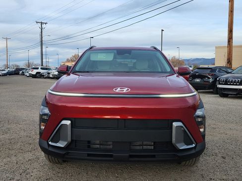 Used 2025 Hyundai Kona SEL image 2