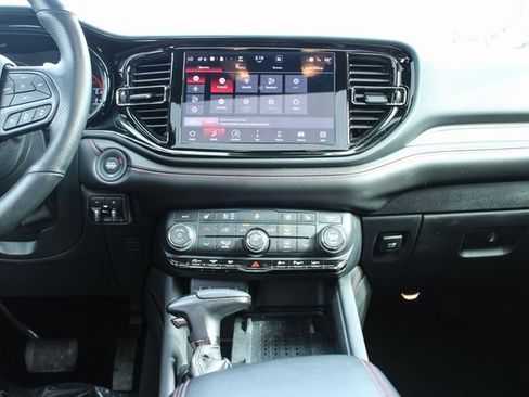 Used 2025 Dodge Durango GT image 17