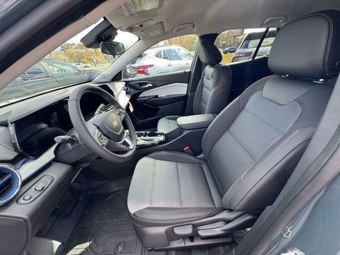 New 2026 Chevrolet Trax LT w/ Driver Confidence Package image 10
