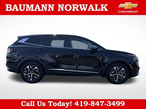 Used 2025 Kia Sportage EX FWD image 8
