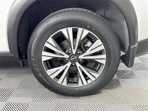 Certified 2023 Nissan Rogue SV image 4