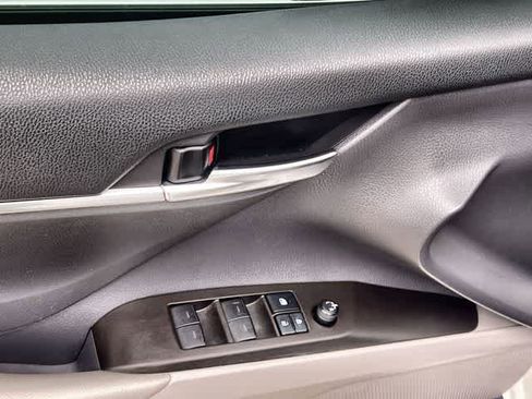 Used 2021 Toyota Camry LE FWD image 29