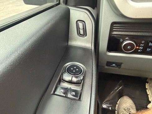 Used 2023 Ford F550 4x4 Regular Cab Super Duty image 29
