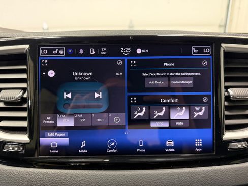 Used 2024 Chrysler Pacifica Touring-L FWD image 20