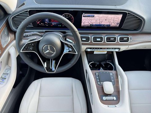 New 2026 Mercedes-Benz GLS 450 4MATIC image 29