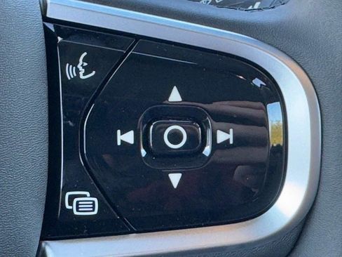 New 2025 Volvo XC90 B5 Plus image 13