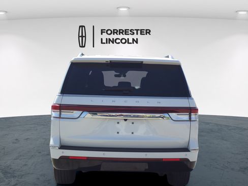 Certified 2024 Lincoln Navigator L Reserve AWD/4WD image 4