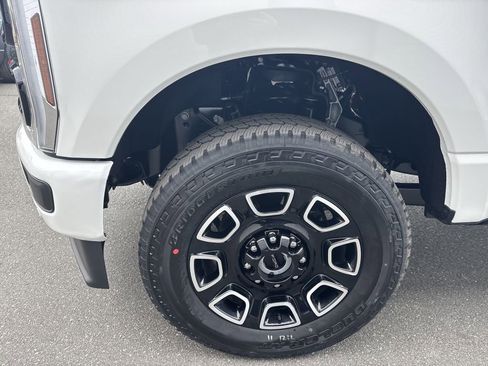 New 2026 Ford F250 Platinum image 19