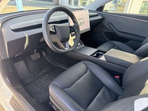 Used 2024 Tesla Model 3 Standard Range image 18