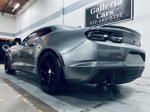 Used 2019 Chevrolet Camaro LT RWD image 4