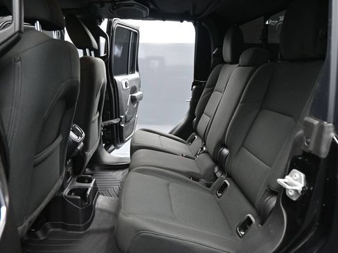 Used 2022 Jeep Gladiator Sport AWD/4WD image 18