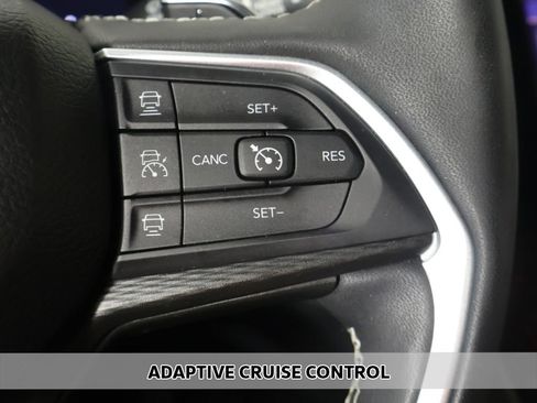 Used 2023 Jeep Grand Cherokee L Laredo AWD/4WD image 4