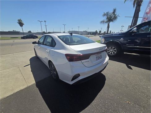Used 2023 Kia Forte LXS FWD image 7
