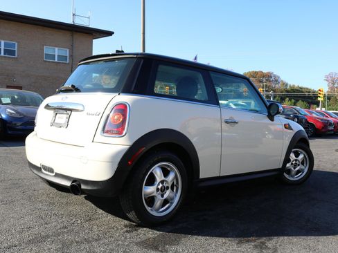 Used 2009 MINI Cooper Hardtop FWD image 2