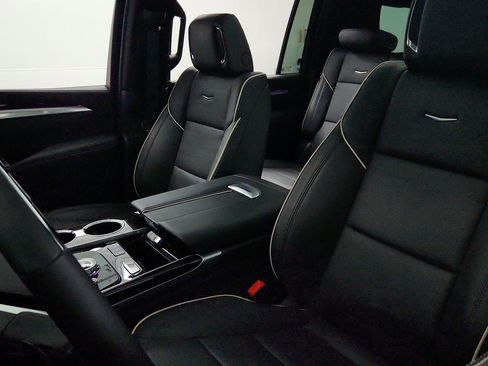 Used 2025 Cadillac Escalade ESV Premium Luxury w/ LPO, Floor Liner Package AWD/4WD image 21