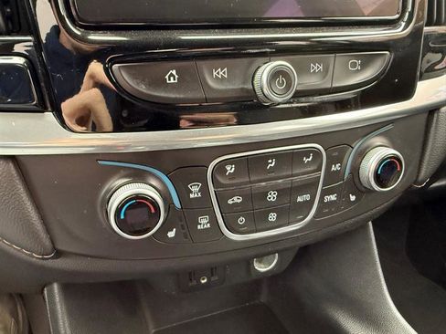 Used 2019 Chevrolet Traverse RS image 13