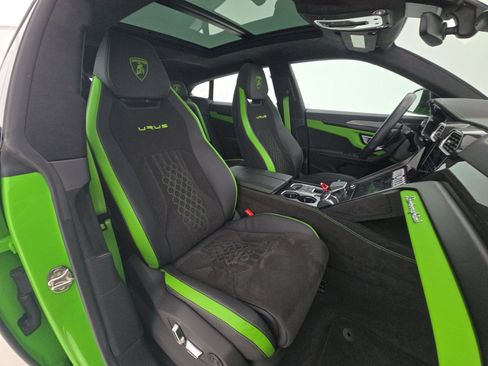 Used 2023 Lamborghini Urus S image 11