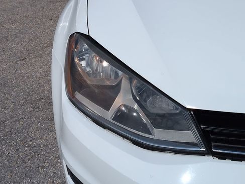 Used 2015 Volkswagen Golf TDI S FWD image 10