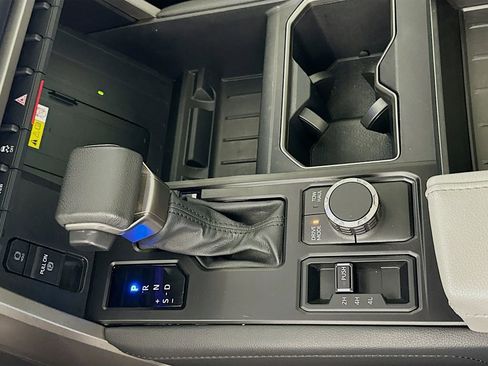 Used 2023 Toyota Tundra Limited image 17