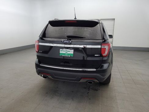 Used 2018 Ford Explorer XLT w/ Equipment Group 201A image 7