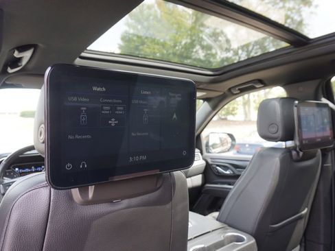 Used 2021 GMC Yukon Denali w/ Denali Premium Package image 22