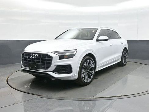 Used 2019 Audi Q8 Premium image 3