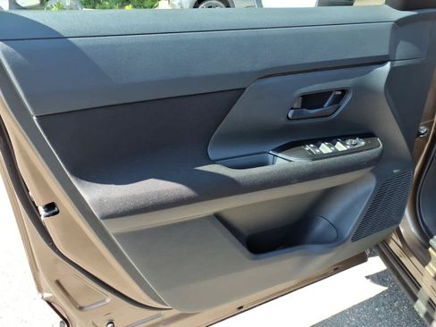 Certified 2025 Nissan Kicks S AWD/4WD image 10