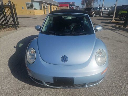 Used 2010 Volkswagen Beetle 2.5L Convertible image 5