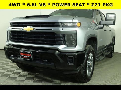 Used 2025 Chevrolet Silverado 2500 Custom w/ Custom Value Package image 1