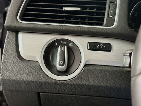 Used 2012 Volkswagen Passat 2.5 SE image 17