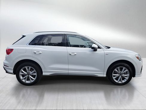 Used 2025 Audi Q3 2.0T Premium AWD/4WD image 2