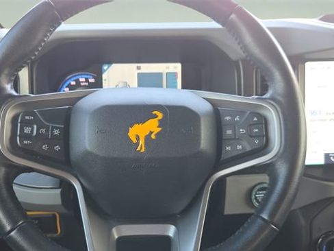 Used 2022 Ford Bronco Badlands w/ Sasquatch Package image 13