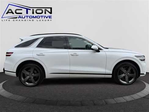 Used 2024 Genesis GV70 3.5T Sport w/ Sport Prestige Package AWD/4WD image 9