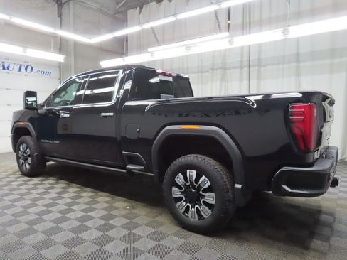 Used 2024 GMC Sierra 2500 Denali w/ Denali Reserve Package AWD/4WD image 6