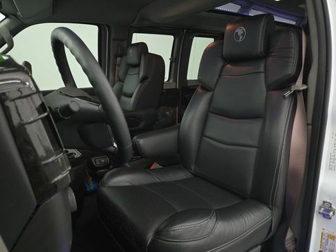 New 2025 GMC Savana 2500 Extended w/ Driver Convenience Package image 31