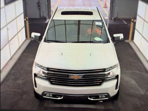 Used 2019 Chevrolet Silverado 1500 High Country w/ Technology Package AWD/4WD image 6