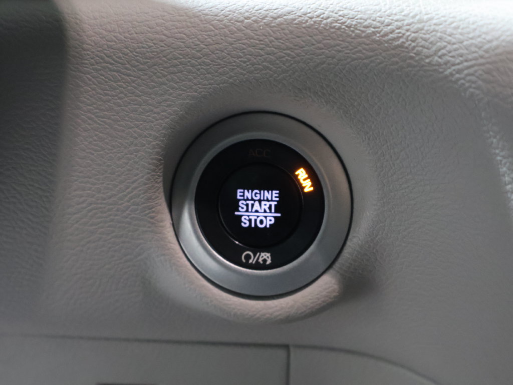Used 2018 Chrysler Pacifica Touring Plus FWD image 30